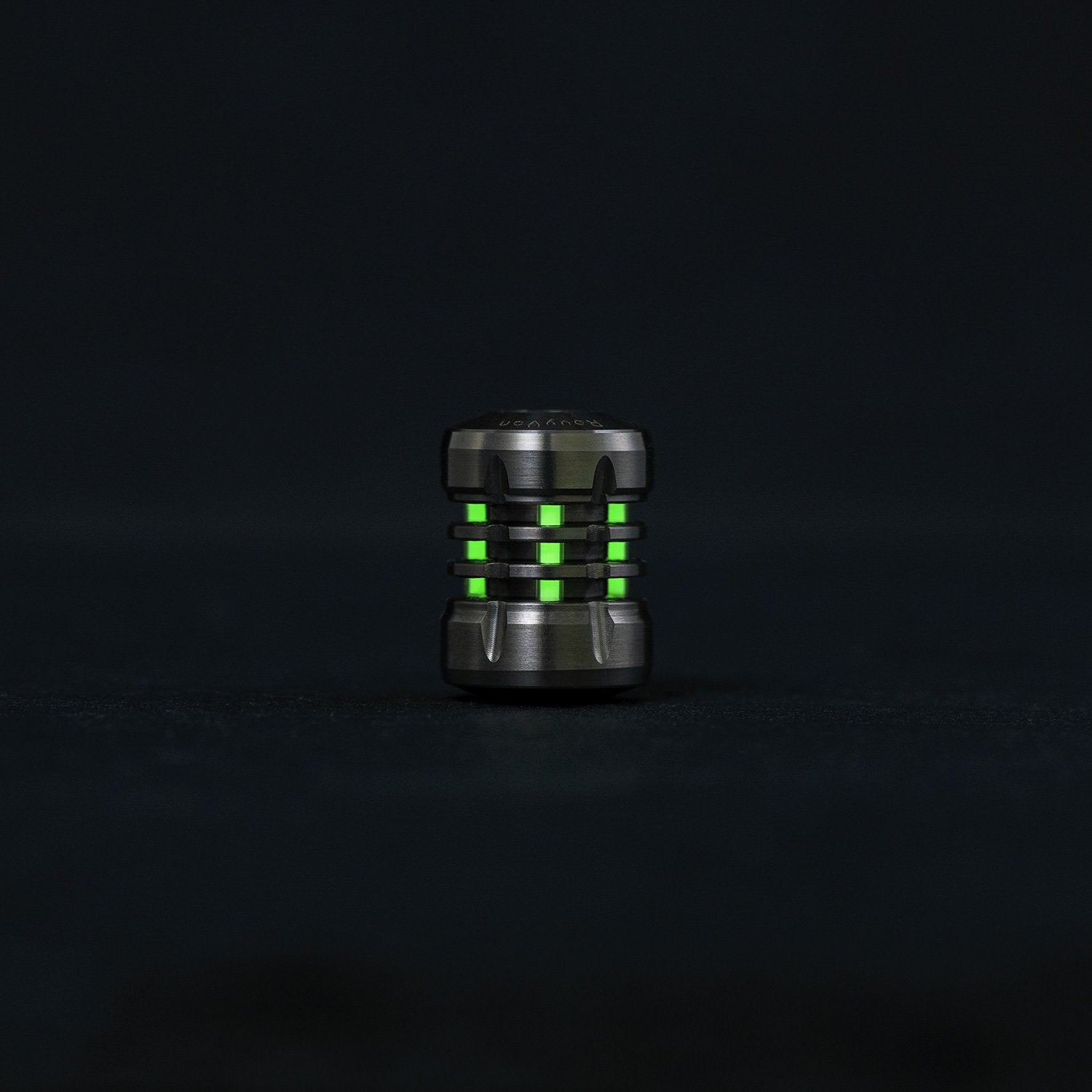 RovyVon Ti Walker EDC Titanium Bead_Green tritium vials